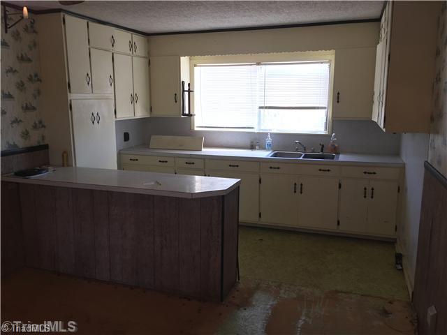 4111 Jackson Creek Road Denton, NC 27239 - Photo 4 of 9 Kitchen.