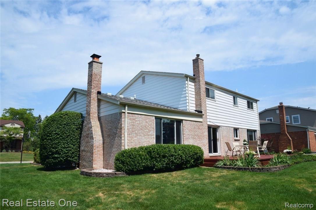 745 Lion Street Rochester, MI 48307 - Photo 67 of 80 rear (3) (Large).JPG