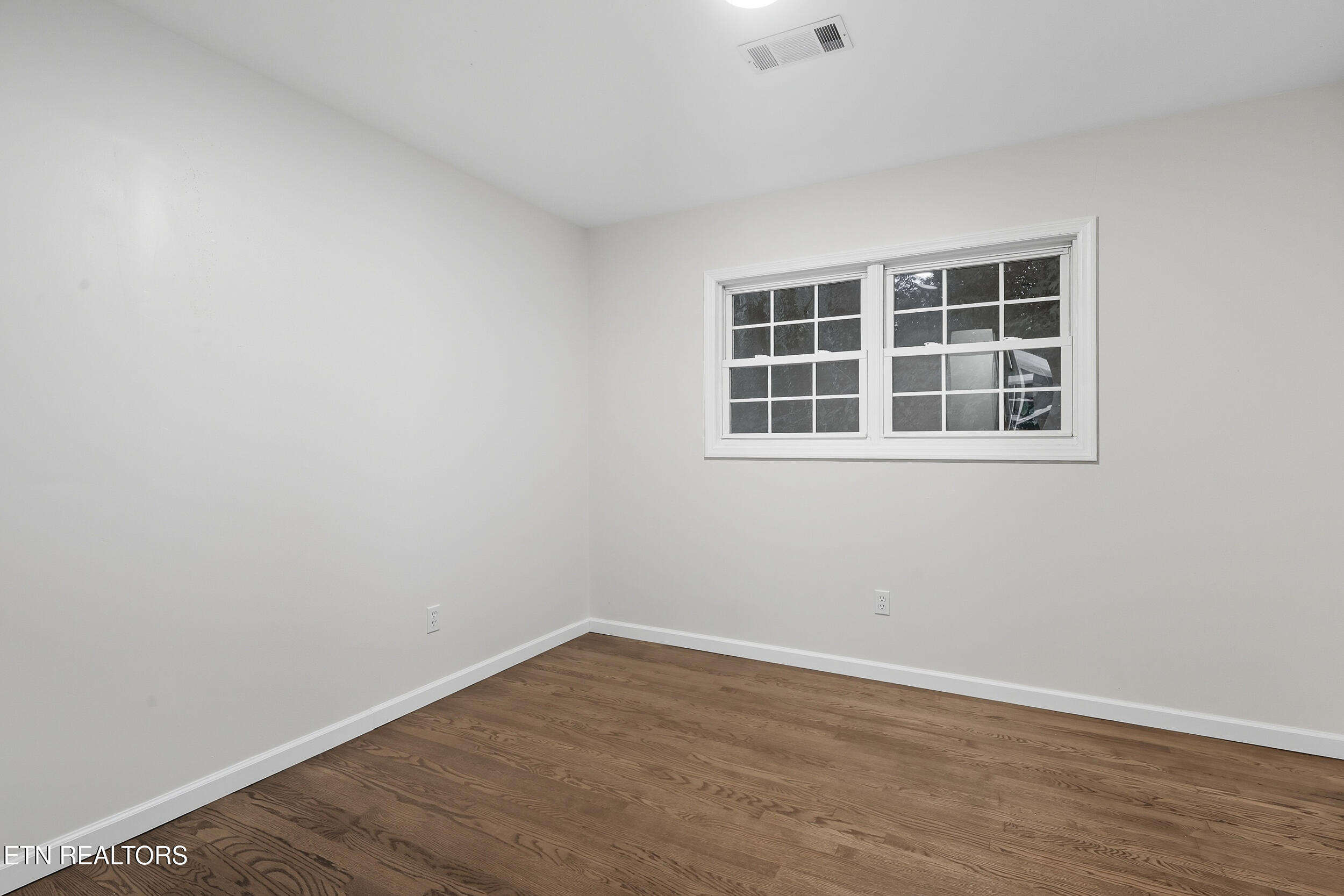 422 Overhill Road Knoxville, TN 37914 - Photo 15 of 32 28_0027