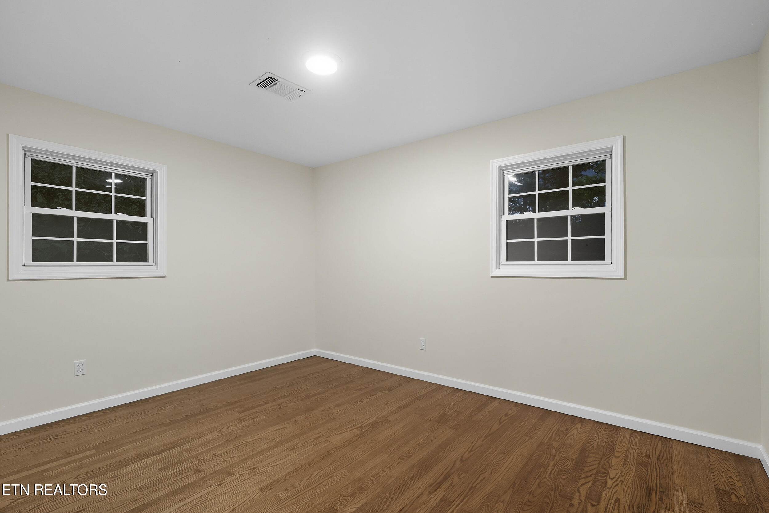 422 Overhill Road Knoxville, TN 37914 - Photo 17 of 32 30_0029