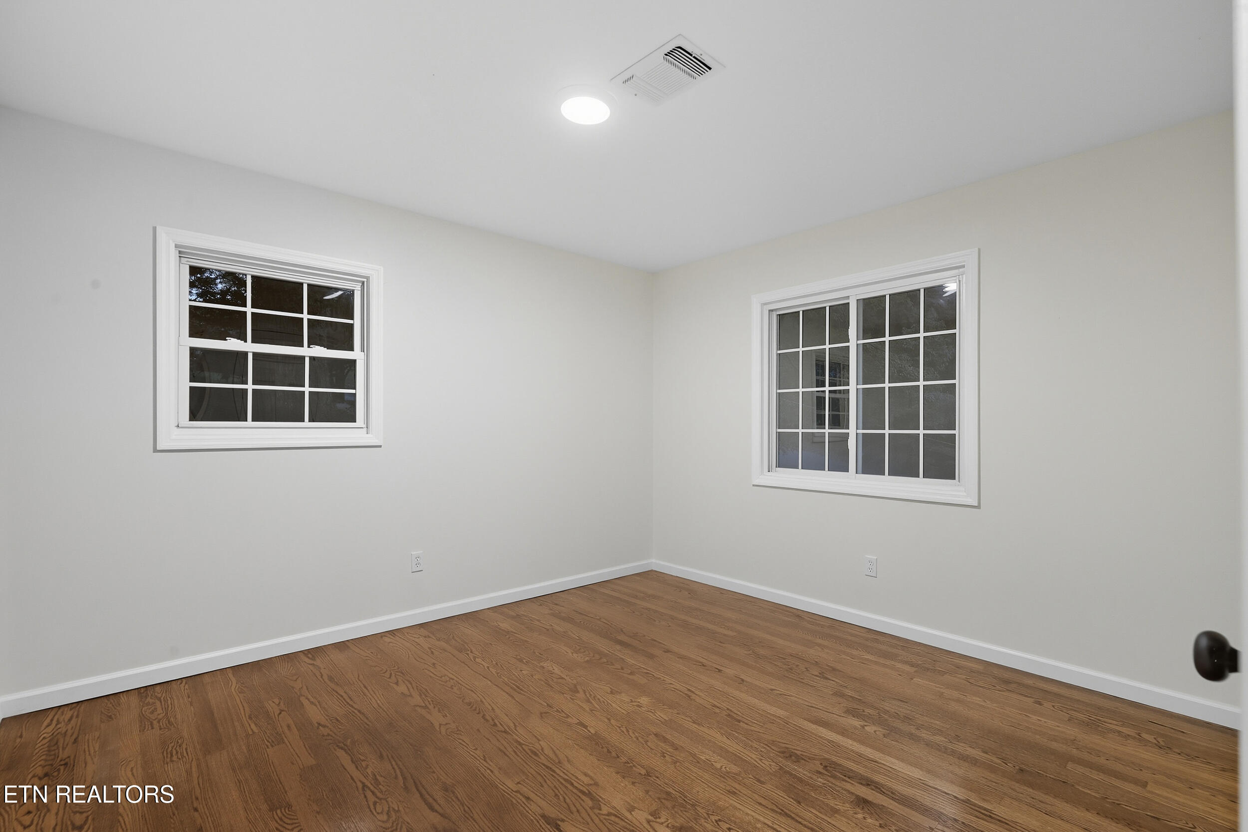 422 Overhill Road Knoxville, TN 37914 - Photo 19 of 32 32_0031