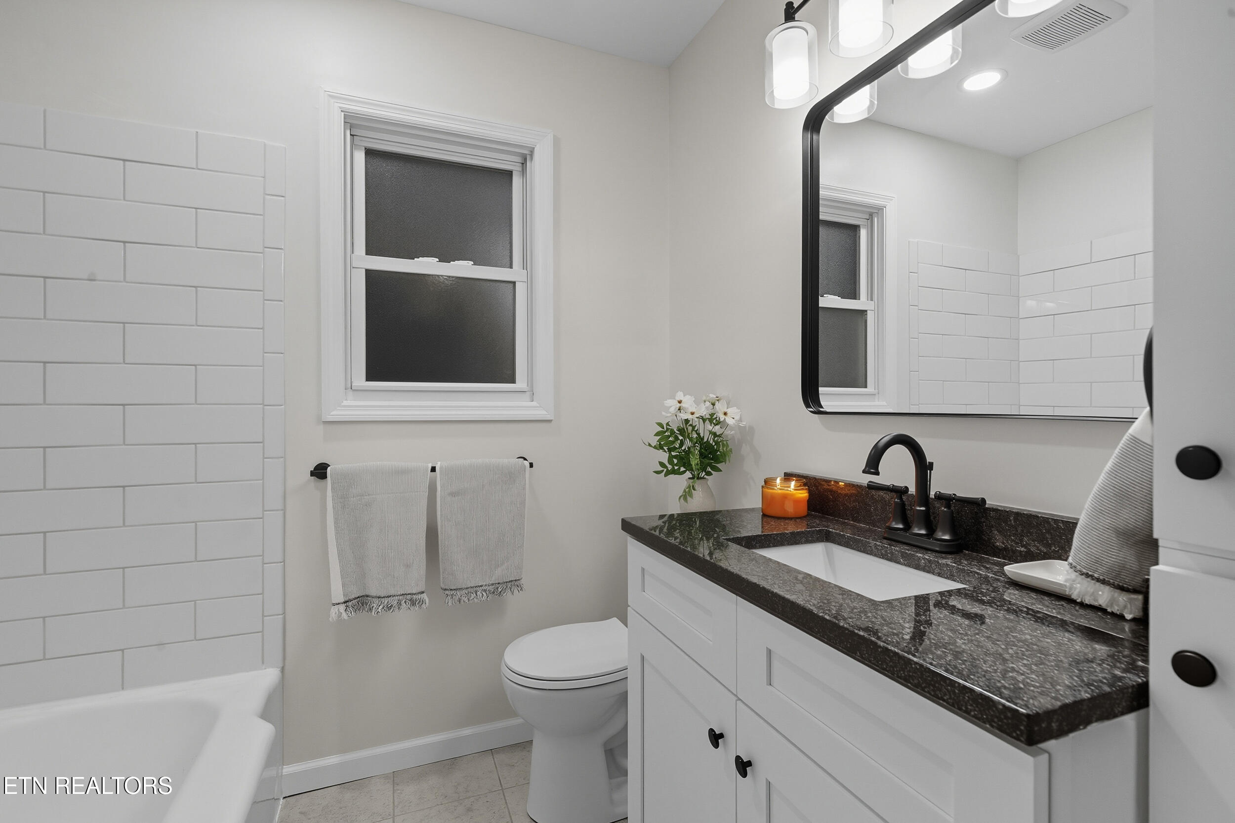 422 Overhill Road Knoxville, TN 37914 - Photo 21 of 32 34_0033