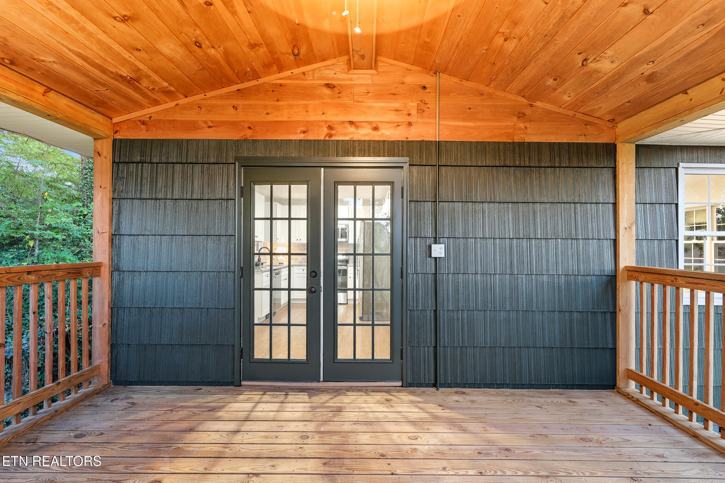 422 Overhill Road Knoxville, TN 37914 - Photo 6 of 32 27_0026