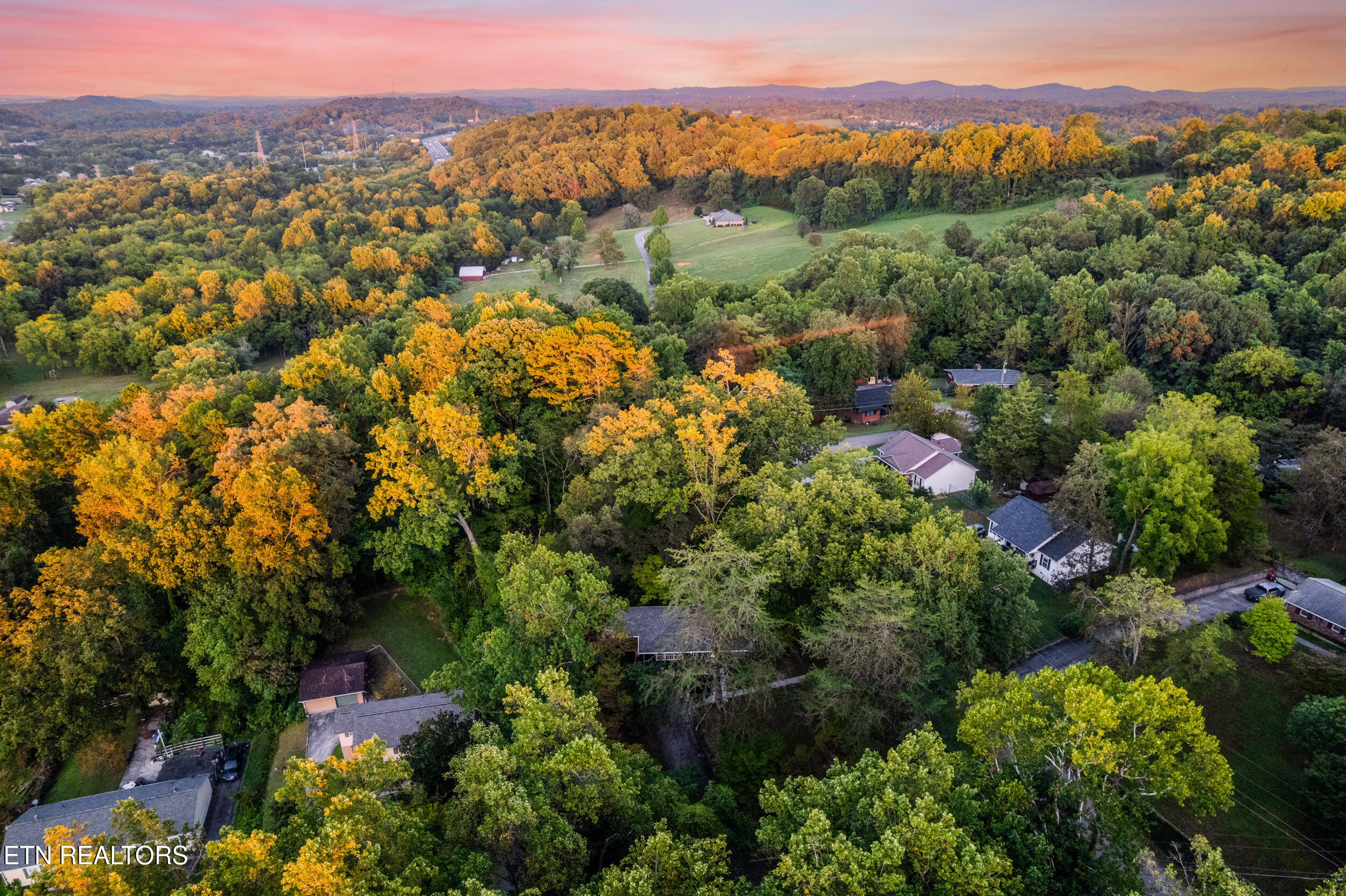 422 Overhill Road Knoxville, TN 37914 - Photo 7 of 32 14_013