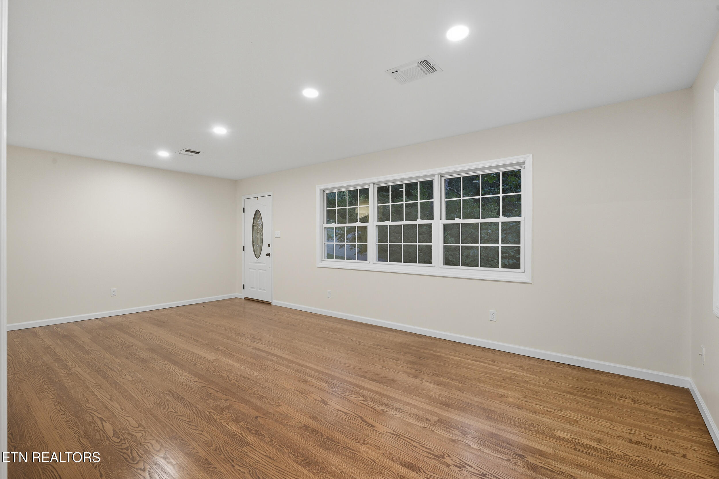 422 Overhill Road Knoxville, TN 37914 - Photo 10 of 32 20_0019