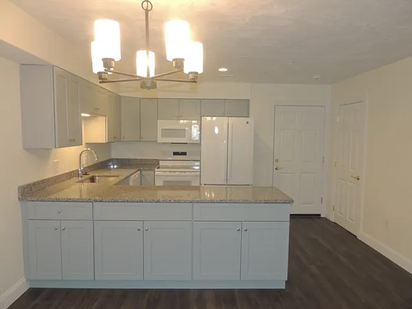 $365,000 | 28 Greenleaves Drive, Unit 804, Amherst, MA 01002