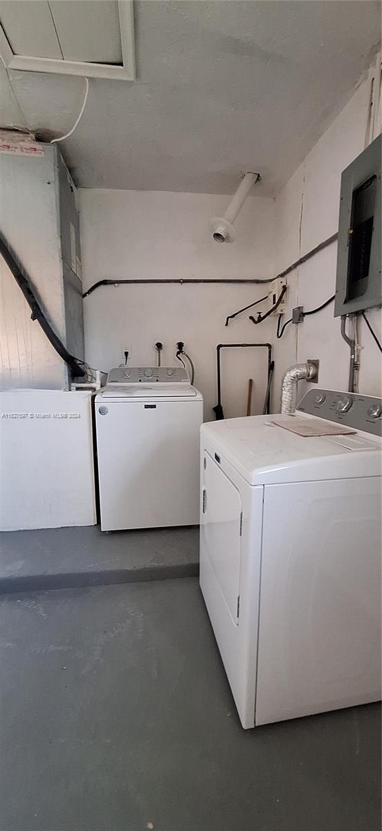 8620 Windsor Drive Miramar, FL 33025 - Photo 28 of 31 a utility room with dryer and washer