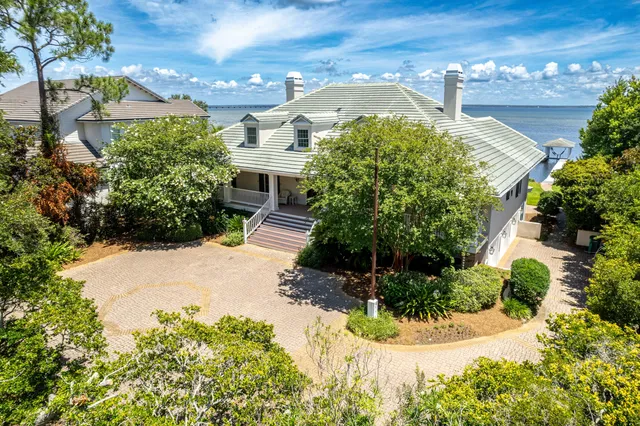$3,995,000 | 4567 Landfall Court, Destin, FL 32541