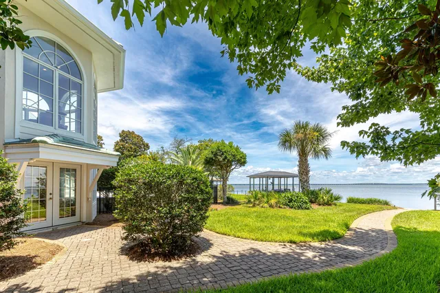 $3,995,000 | 4567 Landfall Court, Destin, FL 32541