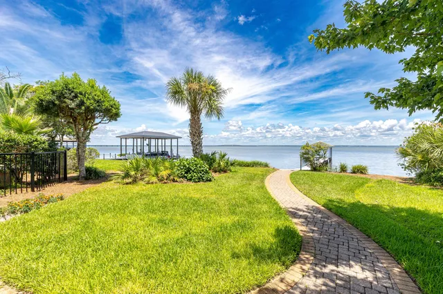 $3,995,000 | 4567 Landfall Court, Destin, FL 32541