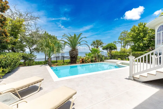 $3,995,000 | 4567 Landfall Court, Destin, FL 32541
