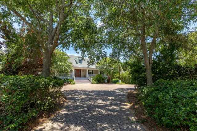 $3,995,000 | 4567 Landfall Court, Destin, FL 32541