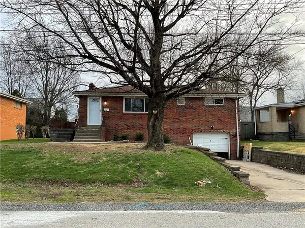 $1,750 | 214 Erwin Place, McKees Rocks, PA 15136