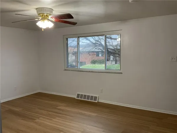 $1,750 | 214 Erwin Place, McKees Rocks, PA 15136