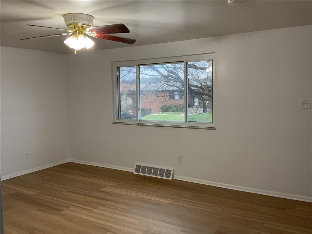 214 Erwin Place McKees Rocks, PA 15136 - Photo 12 of 16