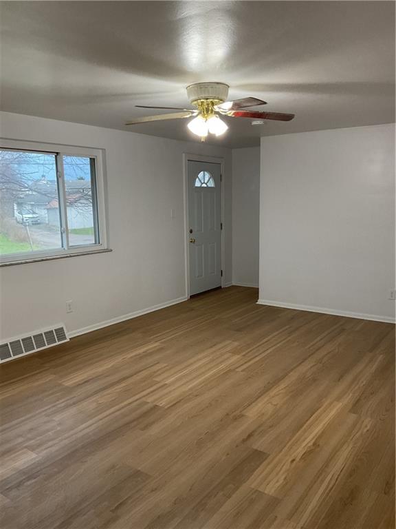 214 Erwin Place McKees Rocks, PA 15136 - Photo 3 of 16