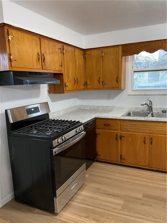 214 Erwin Place McKees Rocks, PA 15136 - Photo 5 of 16