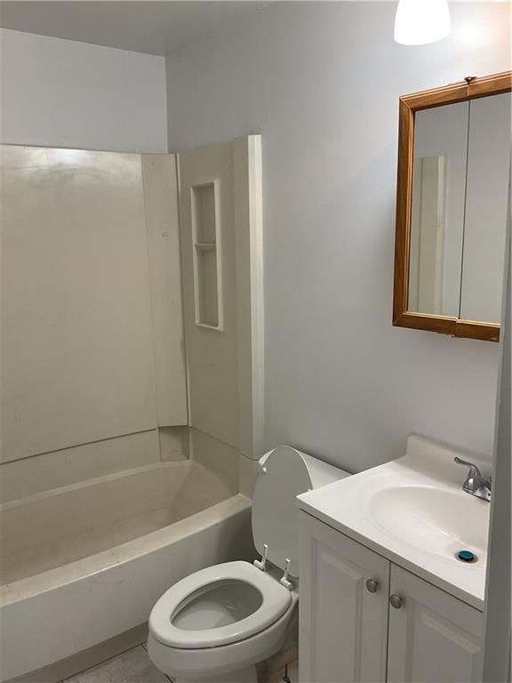 214 Erwin Place McKees Rocks, PA 15136 - Photo 6 of 16