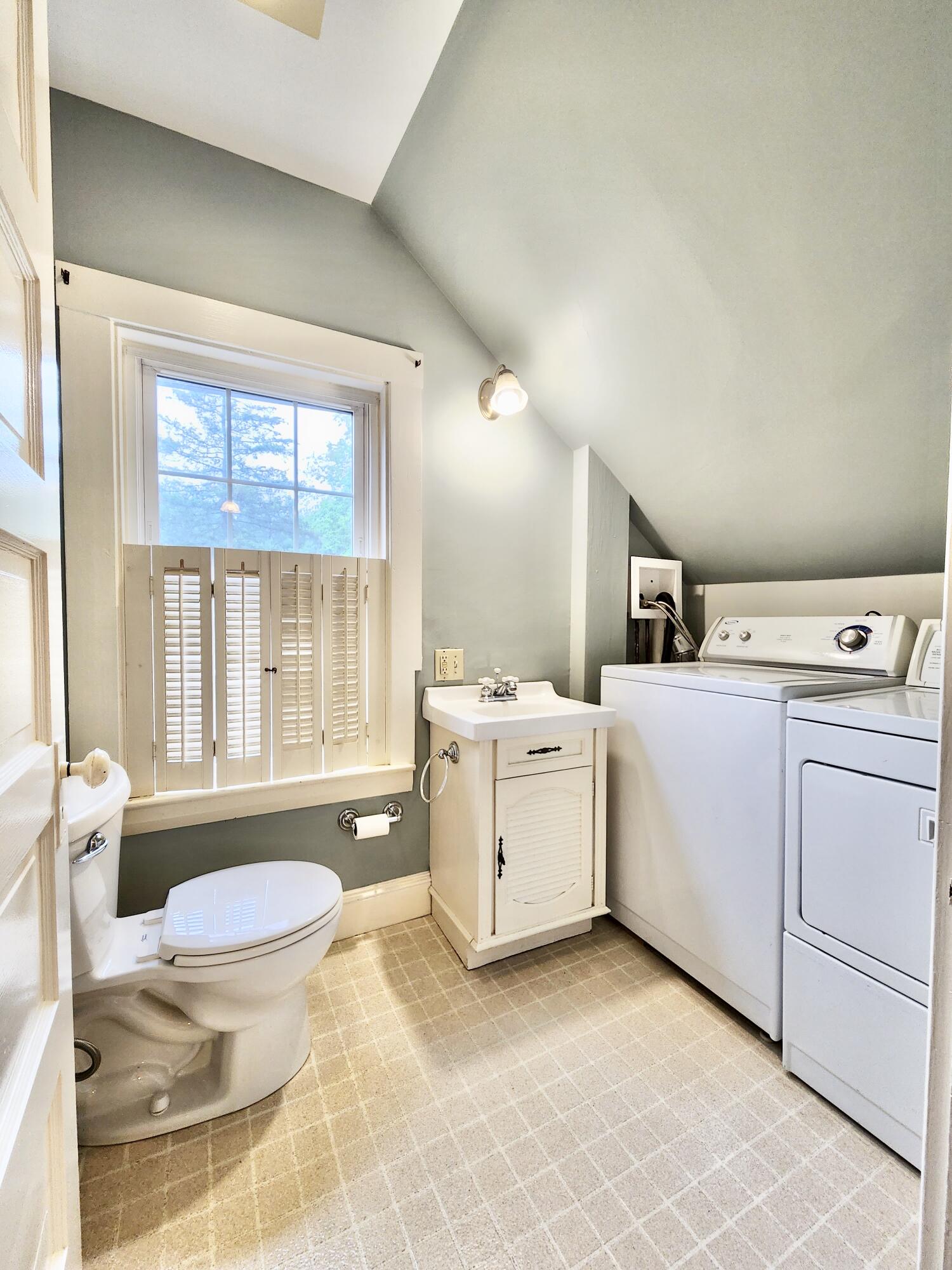 902 State Street Bangor, ME 04401 - Photo 33 of 46 BDA6B5A4-0D25-4058-A2B8-0673A72B5D89