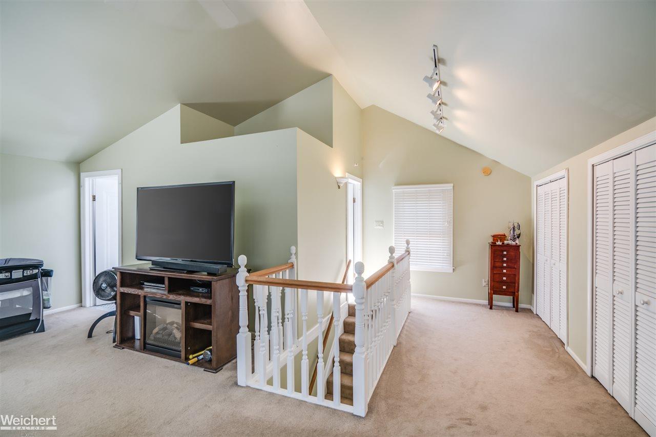 1649 Roslyn Road Grosse Pointe Woods, MI 48236 - Photo 24 of 30