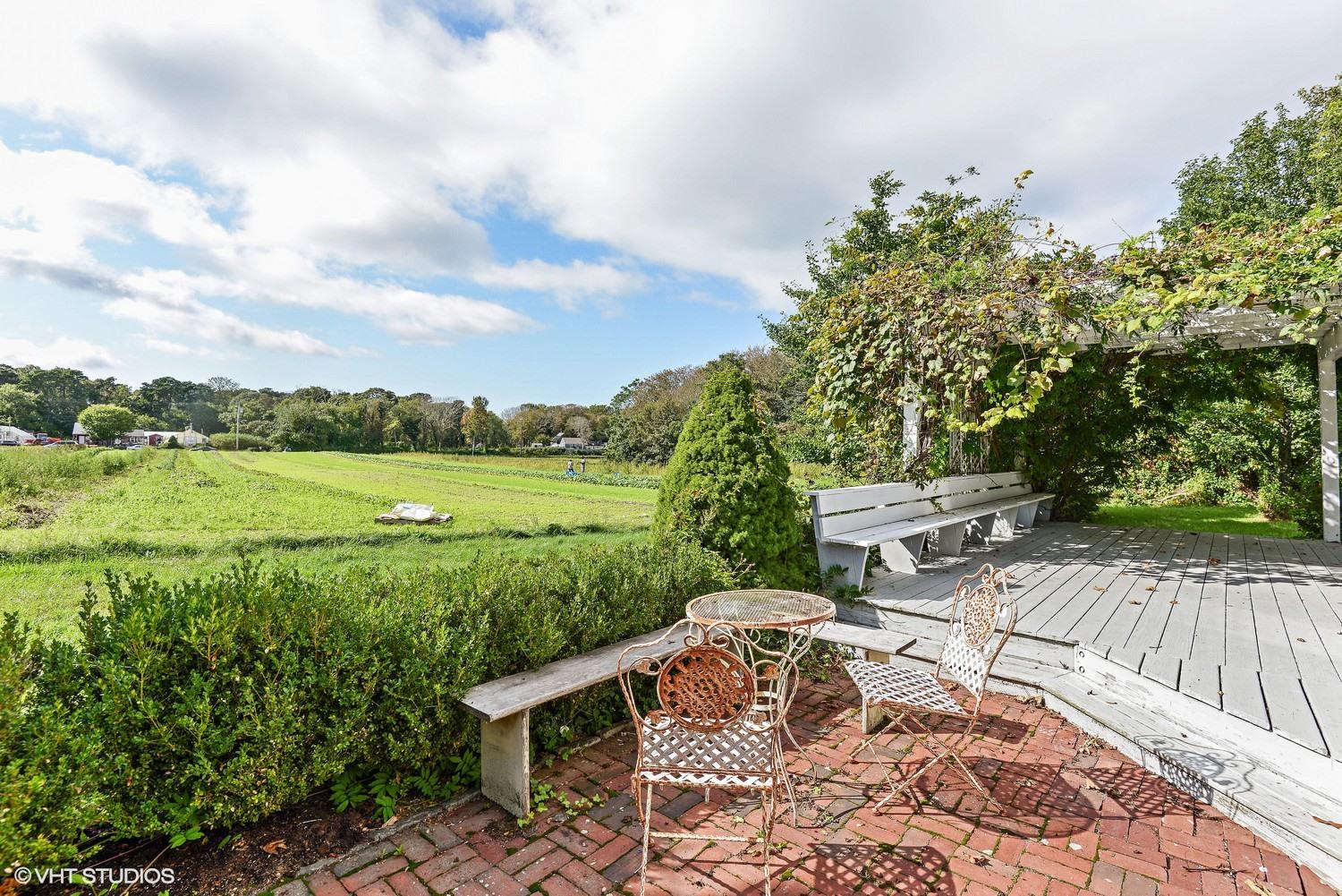 33 Captain Murphys Way Barnstable, MA 02630 - Photo 12 of 15 12_33captainMurphysWay_85001_Patio_MLSus
