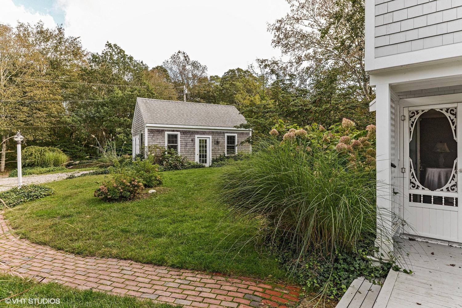 33 Captain Murphys Way Barnstable, MA 02630 - Photo 13 of 15 13_33captainMurphysWay_35_Garage_MLSuse_