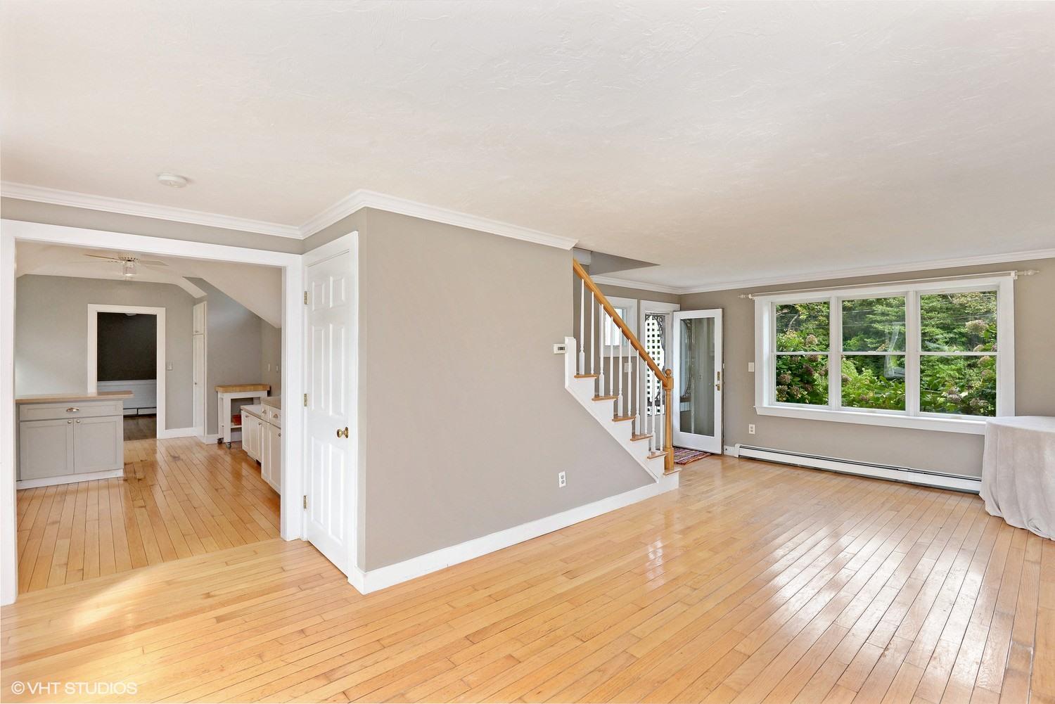 33 Captain Murphys Way Barnstable, MA 02630 - Photo 3 of 15 03_33captainMurphysWay_10001_LivingRoom_