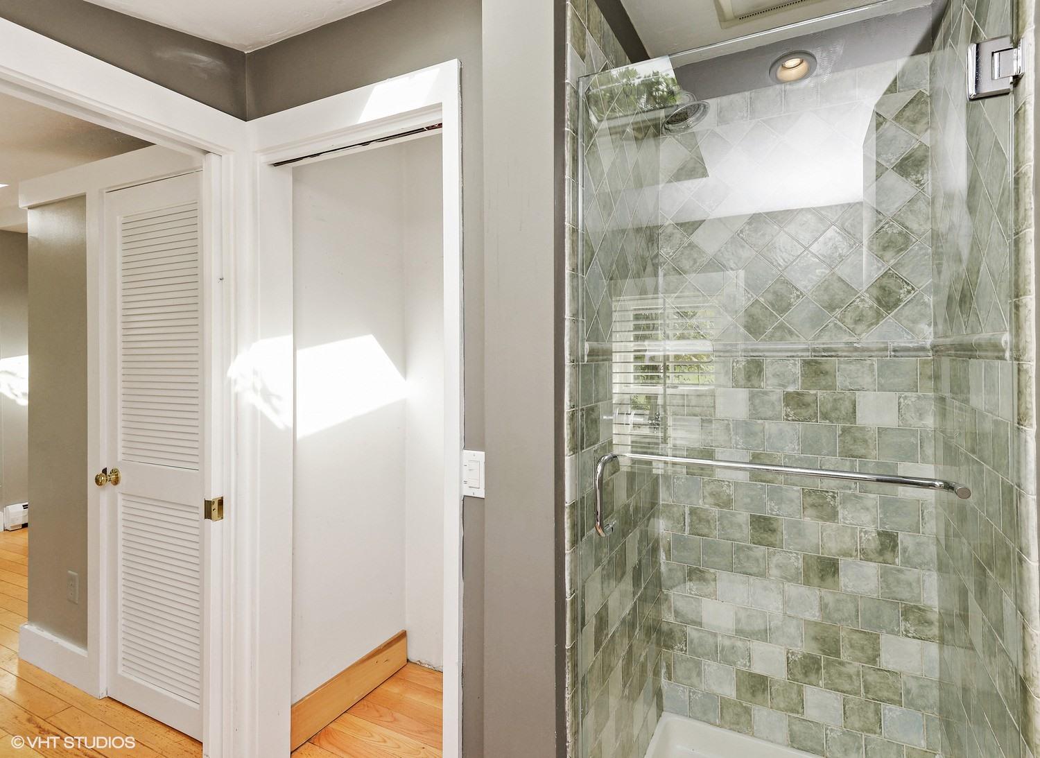 33 Captain Murphys Way Barnstable, MA 02630 - Photo 8 of 15 08_33captainMurphysWay_8_Bathroom_MLSuse
