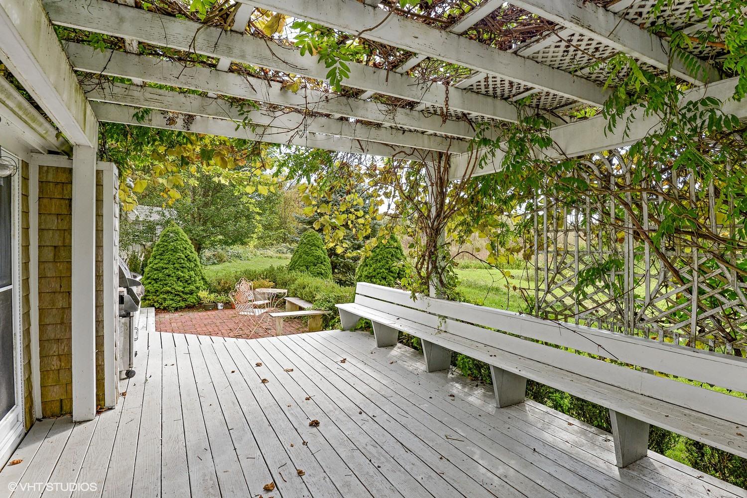 33 Captain Murphys Way Barnstable, MA 02630 - Photo 10 of 15 10_33captainMurphysWay_66_Deck_MLSuse_15