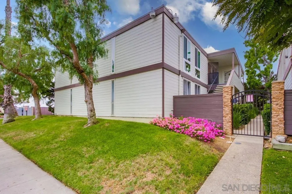 3333 Ruffin Road, Unit 4S San Diego, CA 92123 - Photo 31 of 34 a front view of house with yard