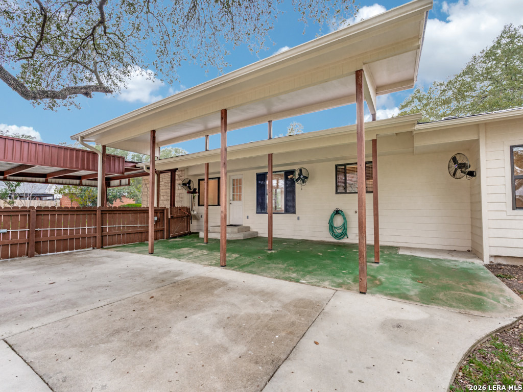 953 East Cedar Street Seguin, TX 78155 - Photo 28 of 41