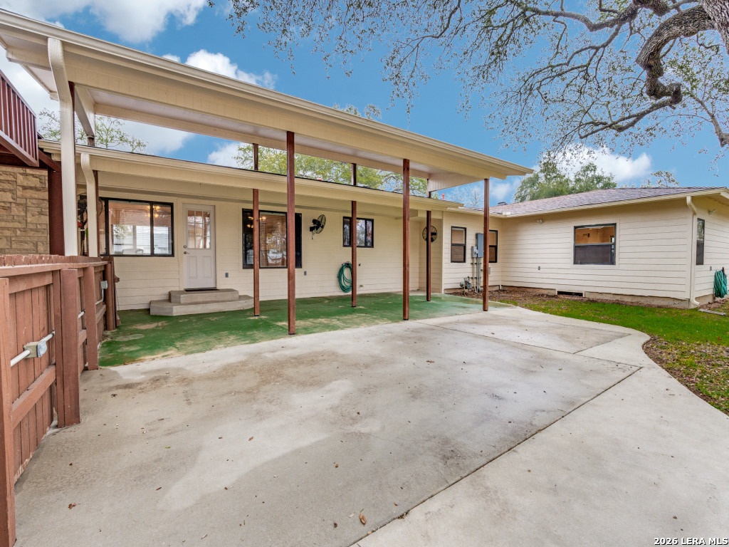 953 East Cedar Street Seguin, TX 78155 - Photo 29 of 41