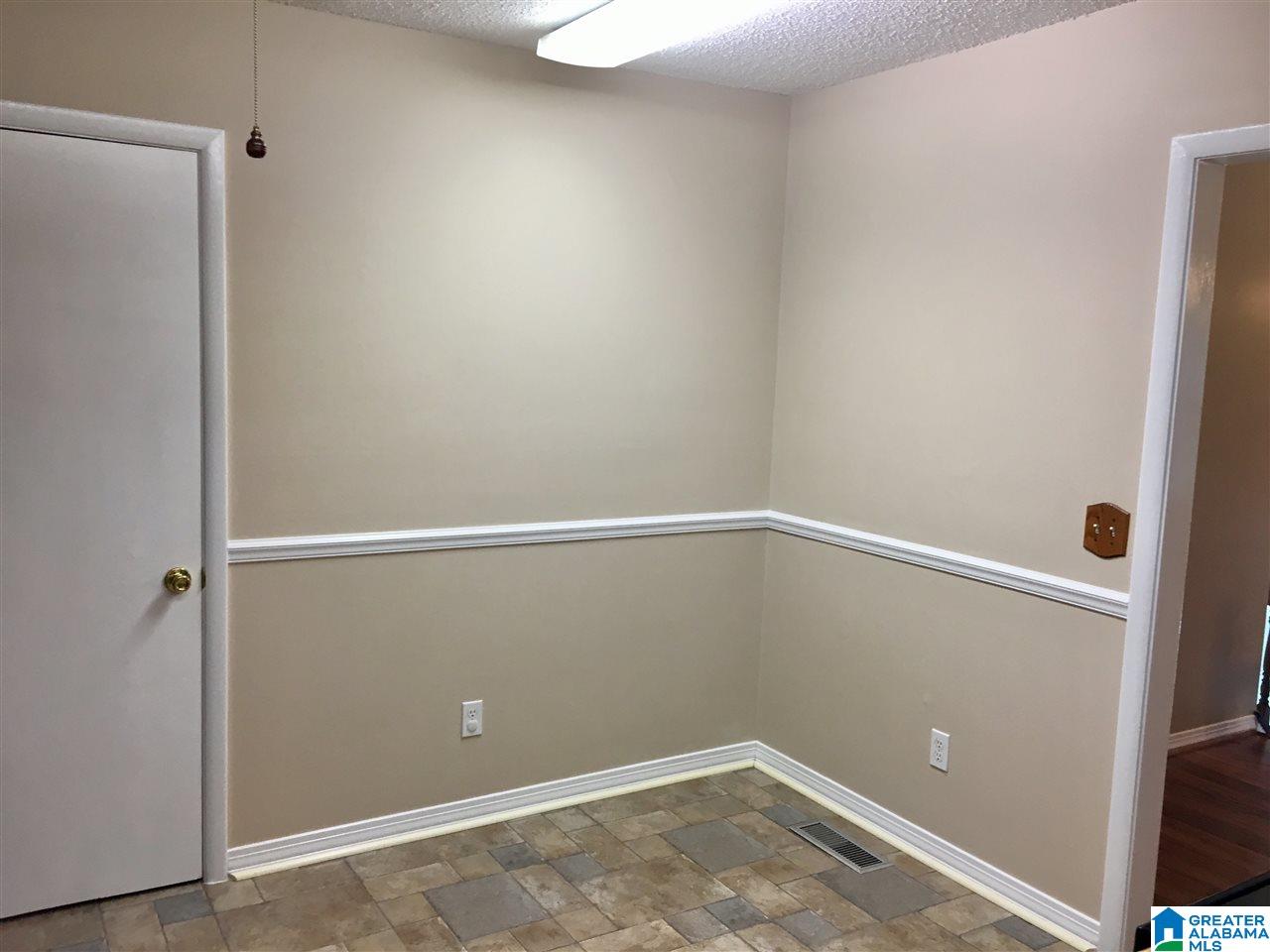 811 Country View Drive Northeast Birmingham, AL 35215 - Photo 12 of 49