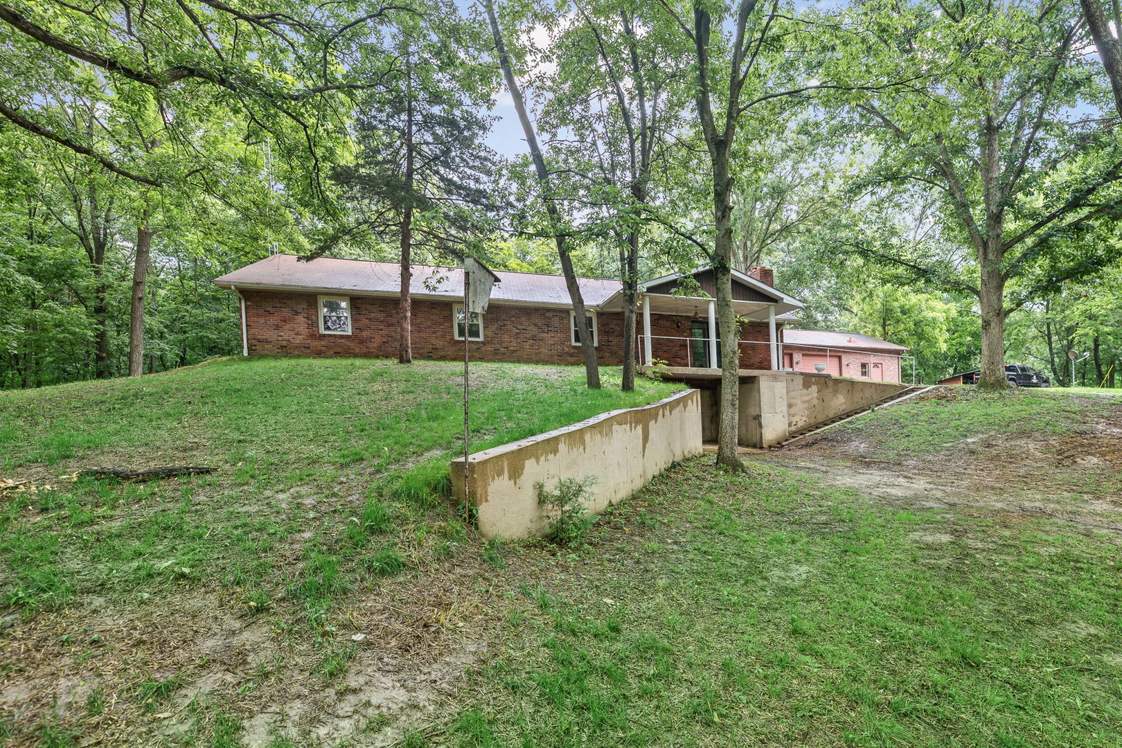 414 Gilliland Road Walnut Hill, IL 62893 - Photo 3 of 50
