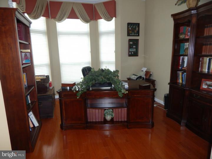 13 Pine Valley Road Berlin, NJ 08009 - Photo 2 of 24 Living Room
