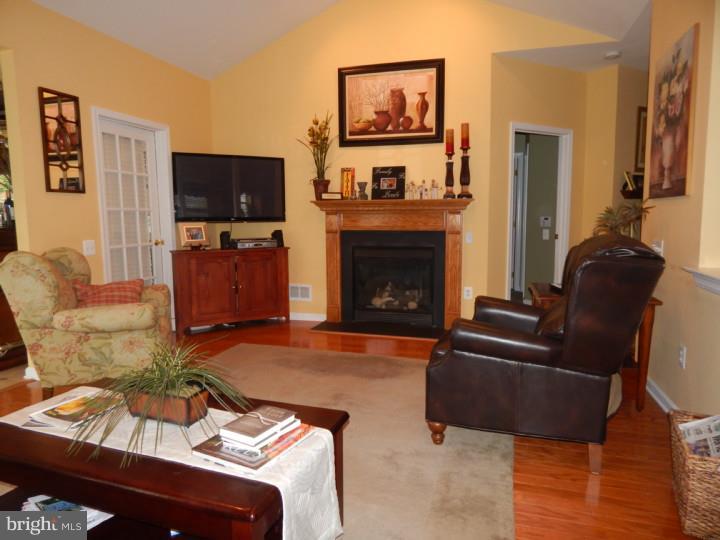 13 Pine Valley Road Berlin, NJ 08009 - Photo 11 of 24 Family Room