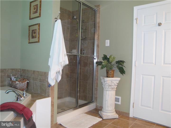 13 Pine Valley Road Berlin, NJ 08009 - Photo 17 of 24 Master Bathroom