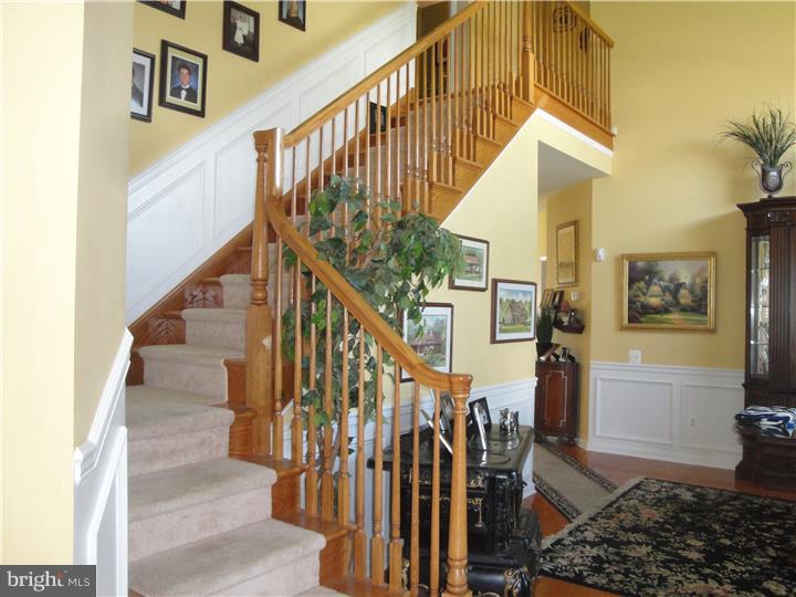 13 Pine Valley Road Berlin, NJ 08009 - Photo 3 of 24 Foyer