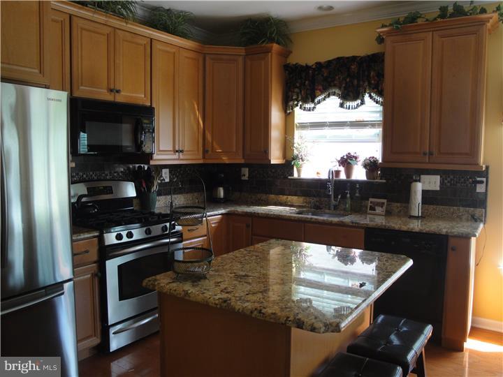 13 Pine Valley Road Berlin, NJ 08009 - Photo 9 of 24 Kitchen