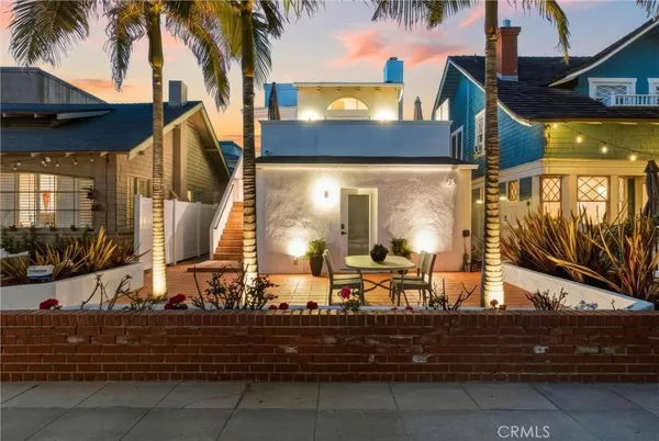 $4,500,000 | 28 10th Court, Hermosa Beach, CA 90254