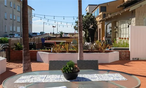 $4,500,000 | 28 10th Court, Hermosa Beach, CA 90254