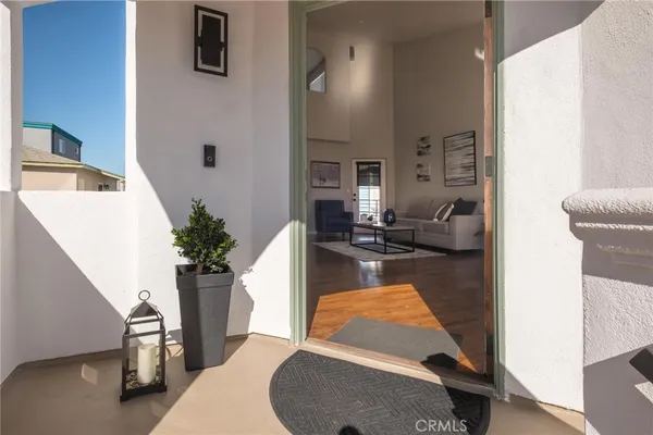 $4,500,000 | 28 10th Court, Hermosa Beach, CA 90254
