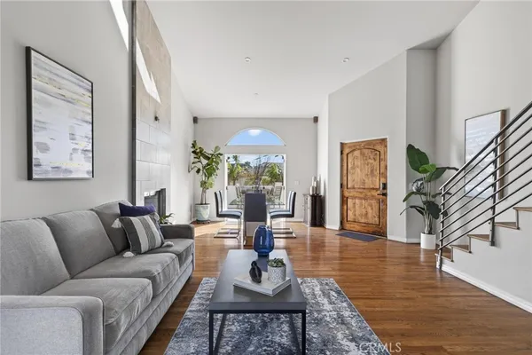 $4,500,000 | 28 10th Court, Hermosa Beach, CA 90254