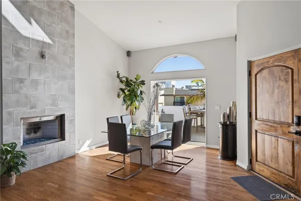 $4,500,000 | 28 10th Court, Hermosa Beach, CA 90254