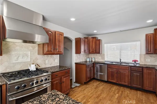 $4,500,000 | 28 10th Court, Hermosa Beach, CA 90254