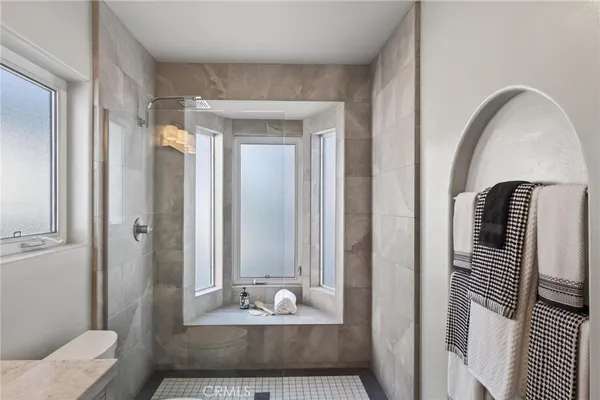 $4,500,000 | 28 10th Court, Hermosa Beach, CA 90254