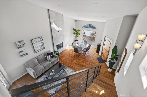 $4,500,000 | 28 10th Court, Hermosa Beach, CA 90254