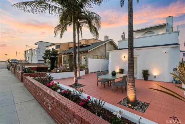 $4,500,000 | 28 10th Court, Hermosa Beach, CA 90254