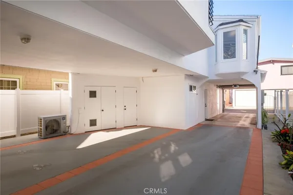 $4,500,000 | 28 10th Court, Hermosa Beach, CA 90254