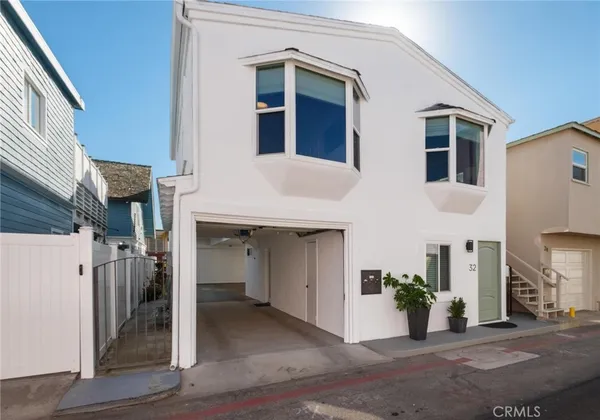 $4,500,000 | 28 10th Court, Hermosa Beach, CA 90254